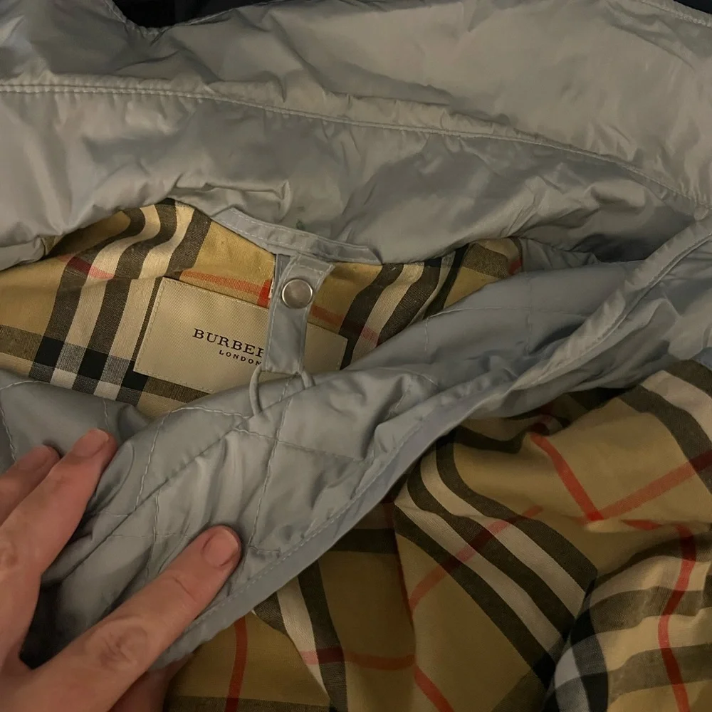 Burberry rain jacket - Picture 9 of 12